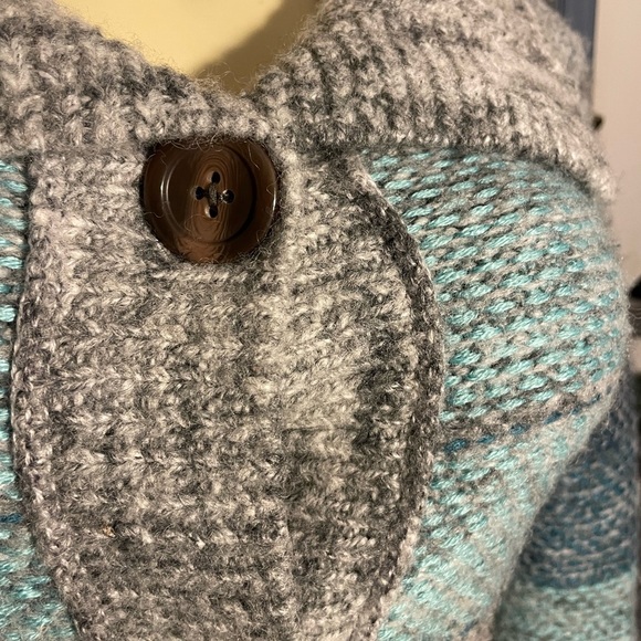 Cardigan - Picture 2 of 3